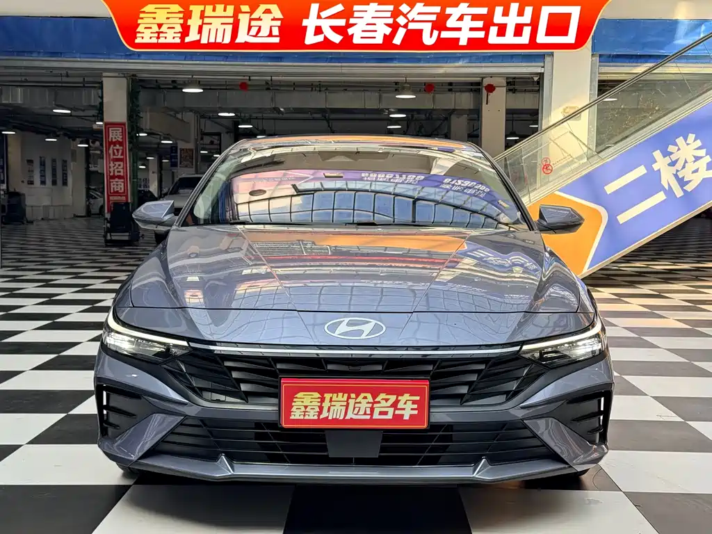 Hyundai Elantra — фото 2