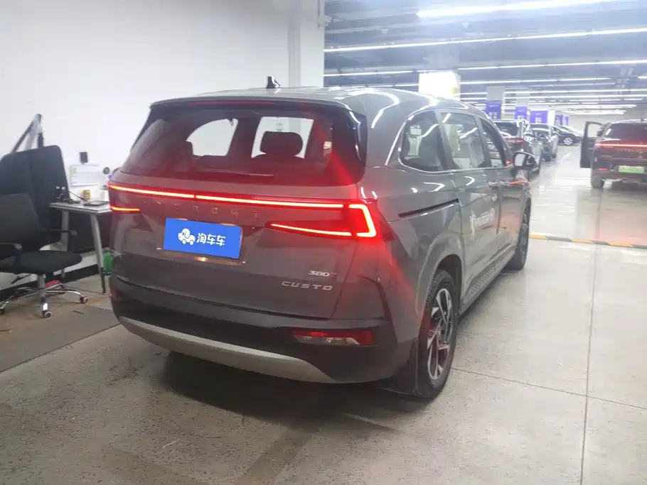 Hyundai Custo — фото 3