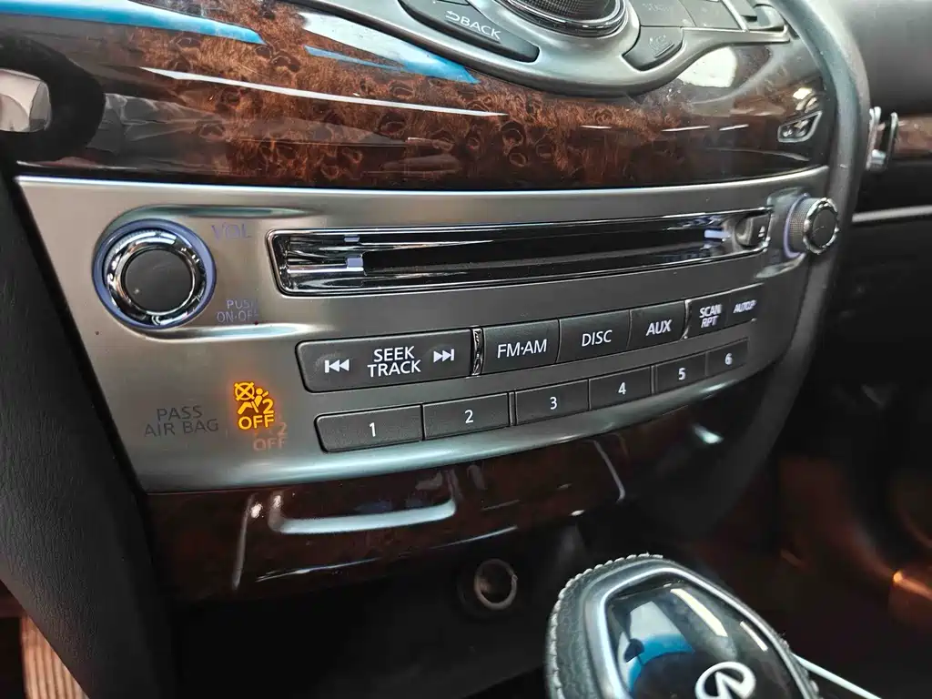 Infiniti QX60 (Import) — фото 11