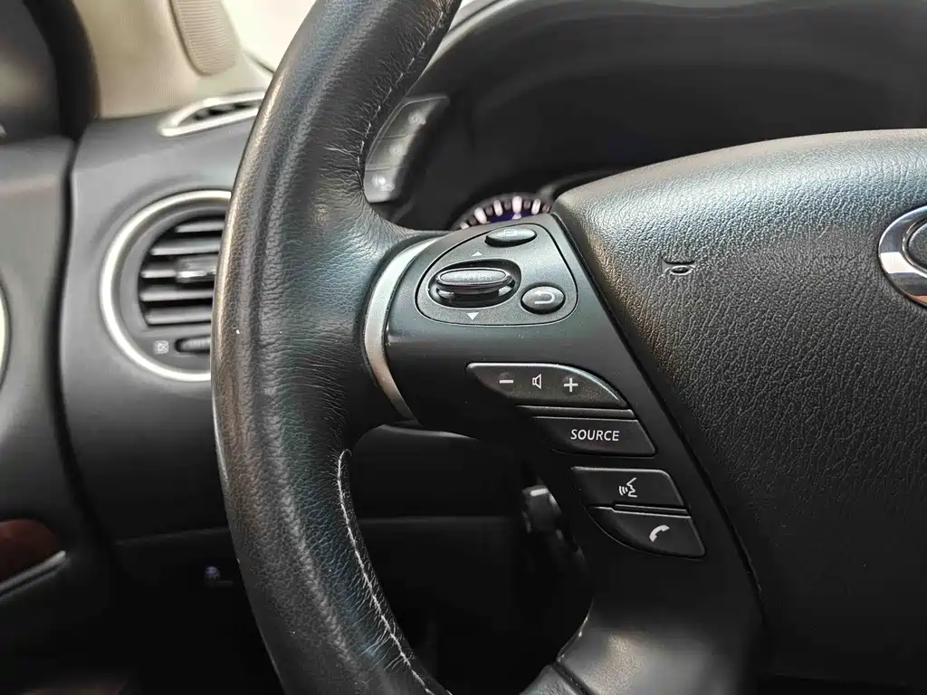 Infiniti QX60 (Import) — фото 14