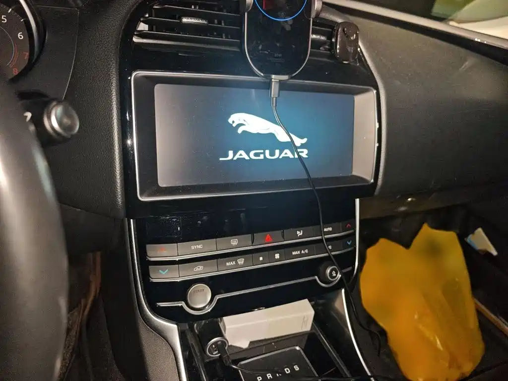 Jaguar XEL — фото 6