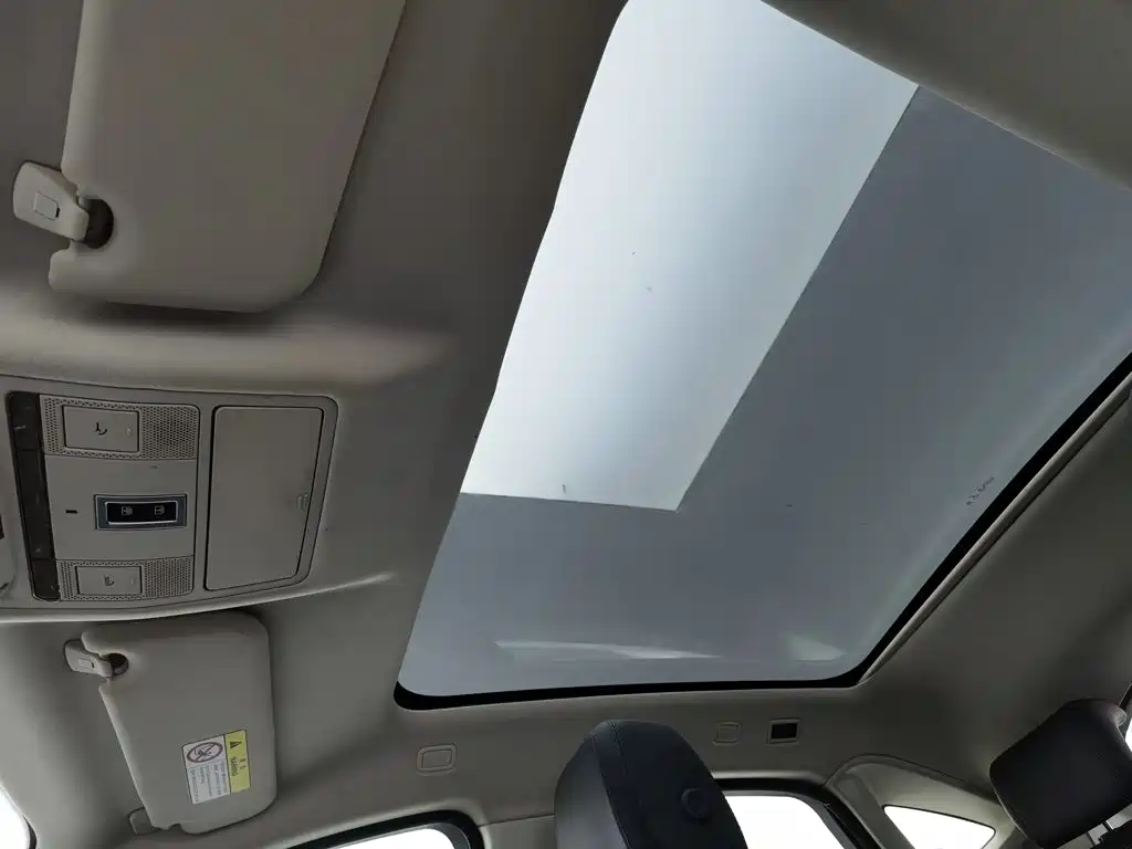 Jaguar E-PACE — фото 14