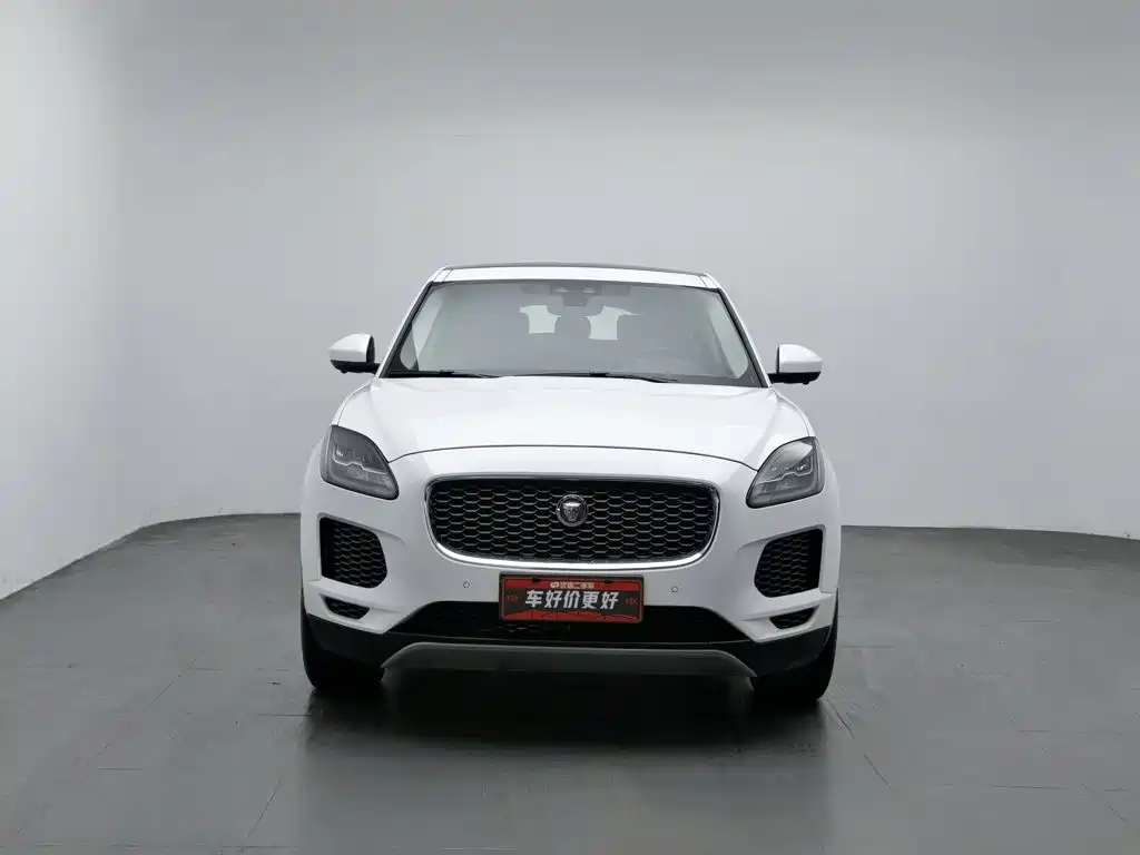 Jaguar E-PACE — фото 3