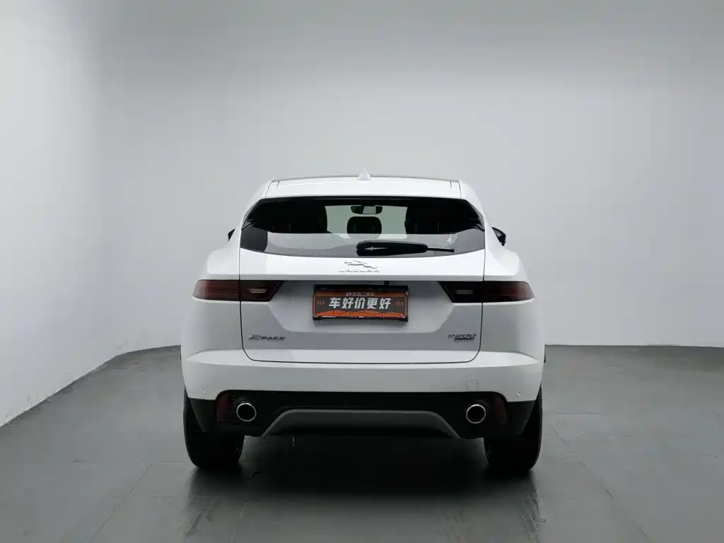 Jaguar E-PACE — фото 4