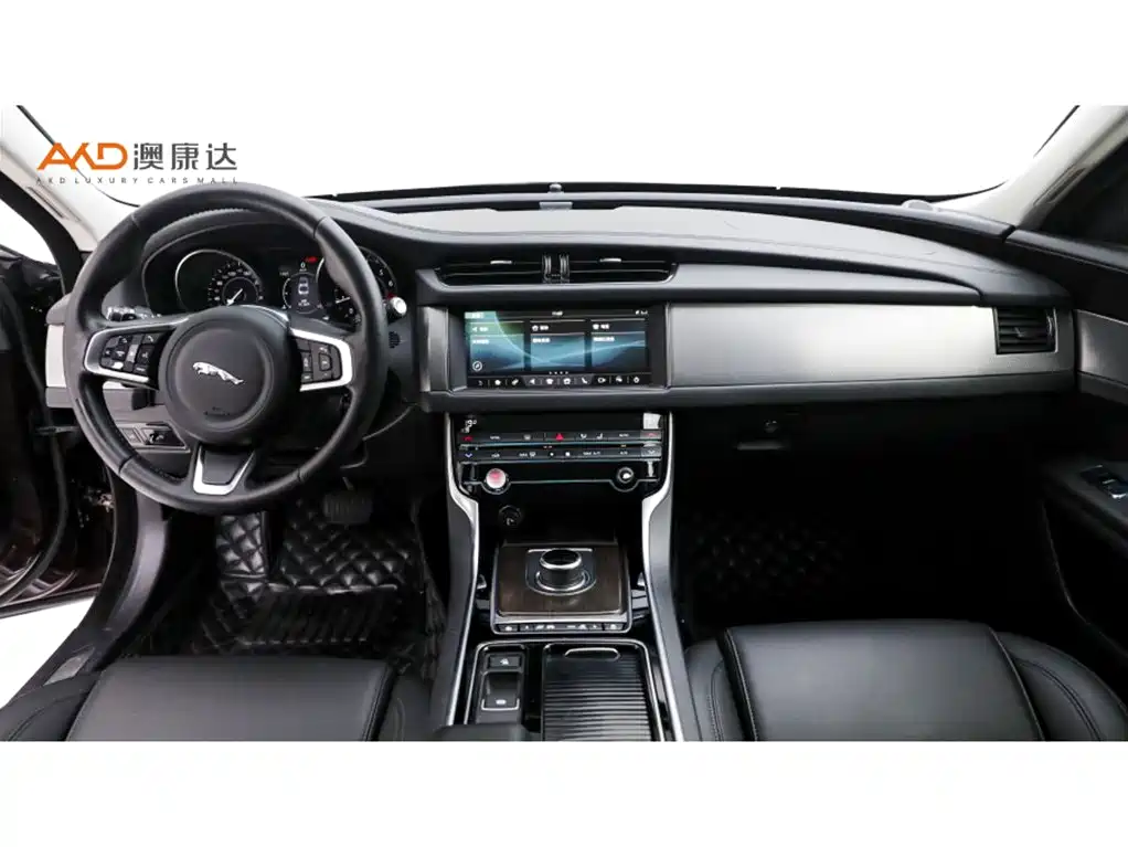 Jaguar XFL — фото 5