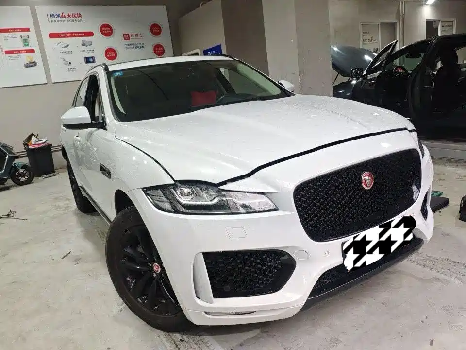 Jaguar F-PACE — фото 2