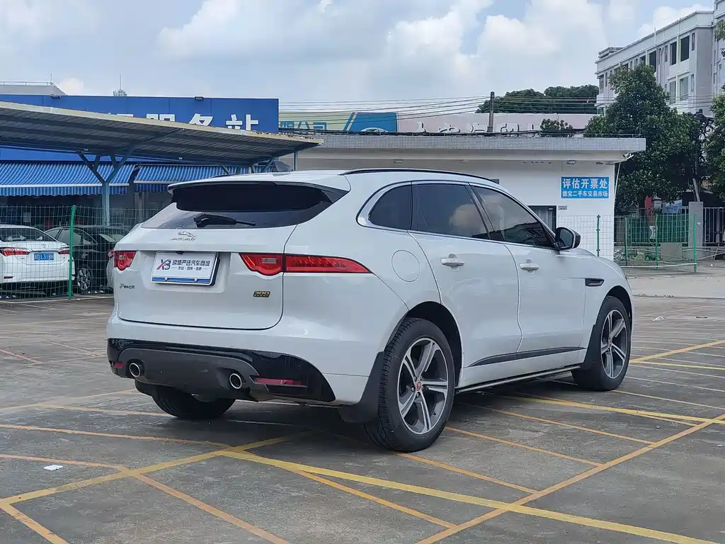 Jaguar F-PACE — фото 7