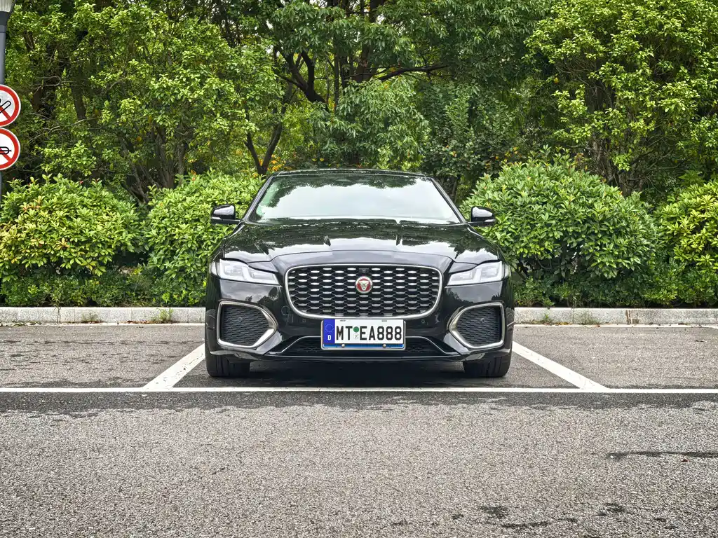 Jaguar XFL — фото 2