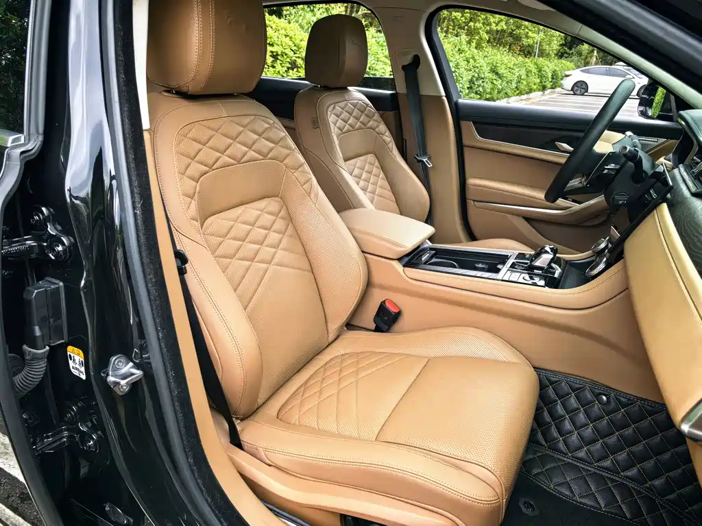 Jaguar XFL — фото 14
