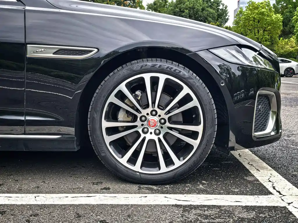 Jaguar XFL — фото 9