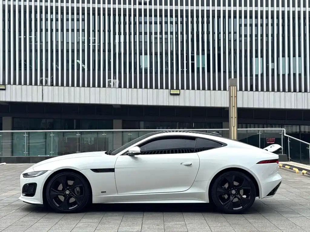 Jaguar F-TYPE — фото 4