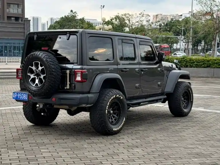 Jeep Wrangler — фото 5
