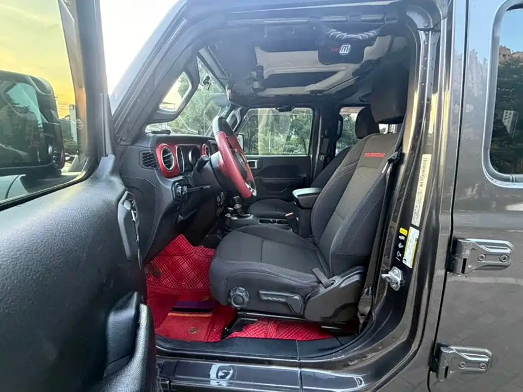 Jeep Wrangler — фото 9