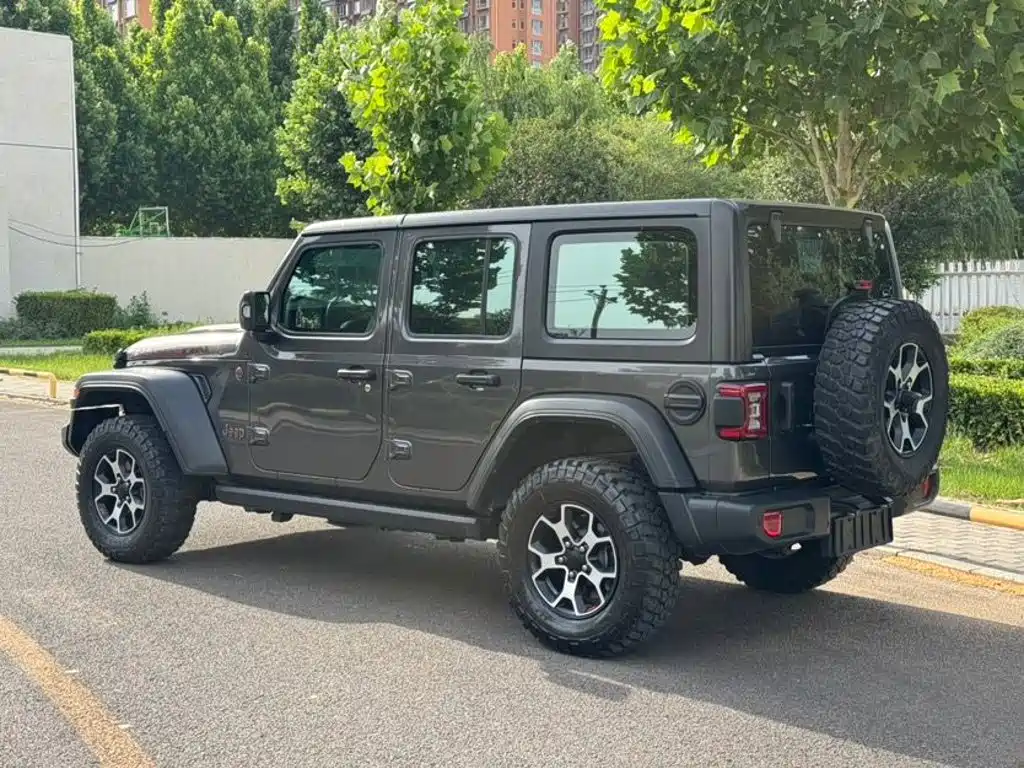 Jeep Wrangler — фото 5