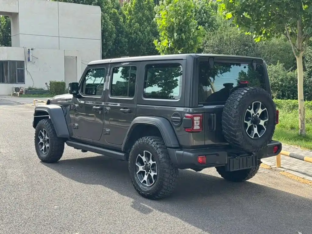 Jeep Wrangler — фото 6