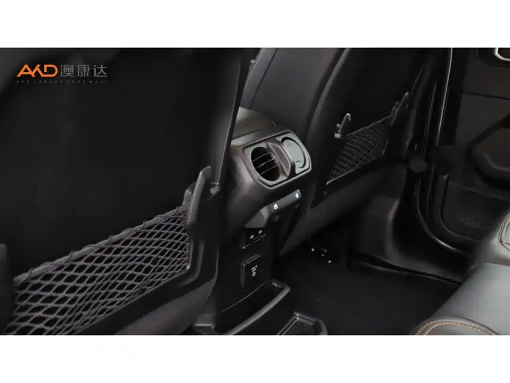 Jeep Wrangler — фото 9
