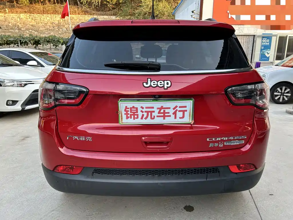 Jeep Compass — фото 8