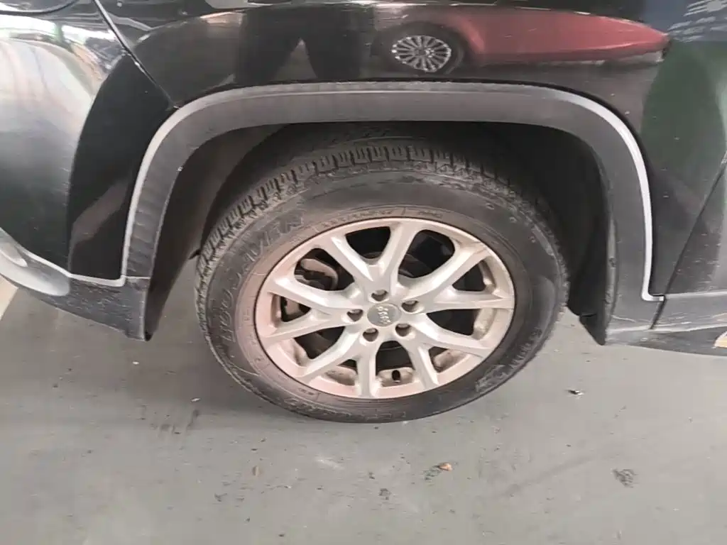 Jeep Cherokee — фото 23