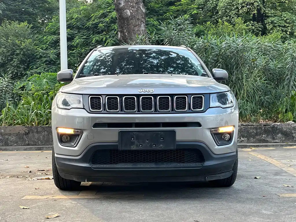 Jeep Compass — фото 2