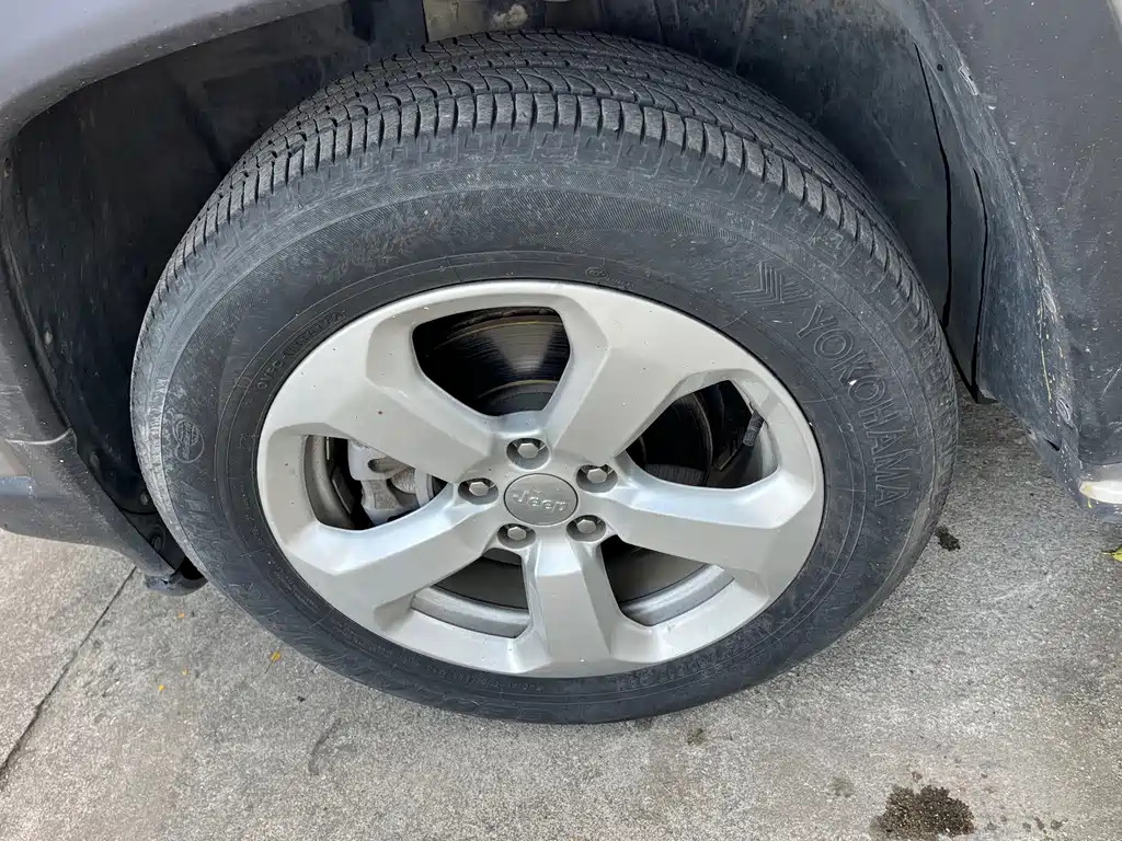 Jeep Compass — фото 14