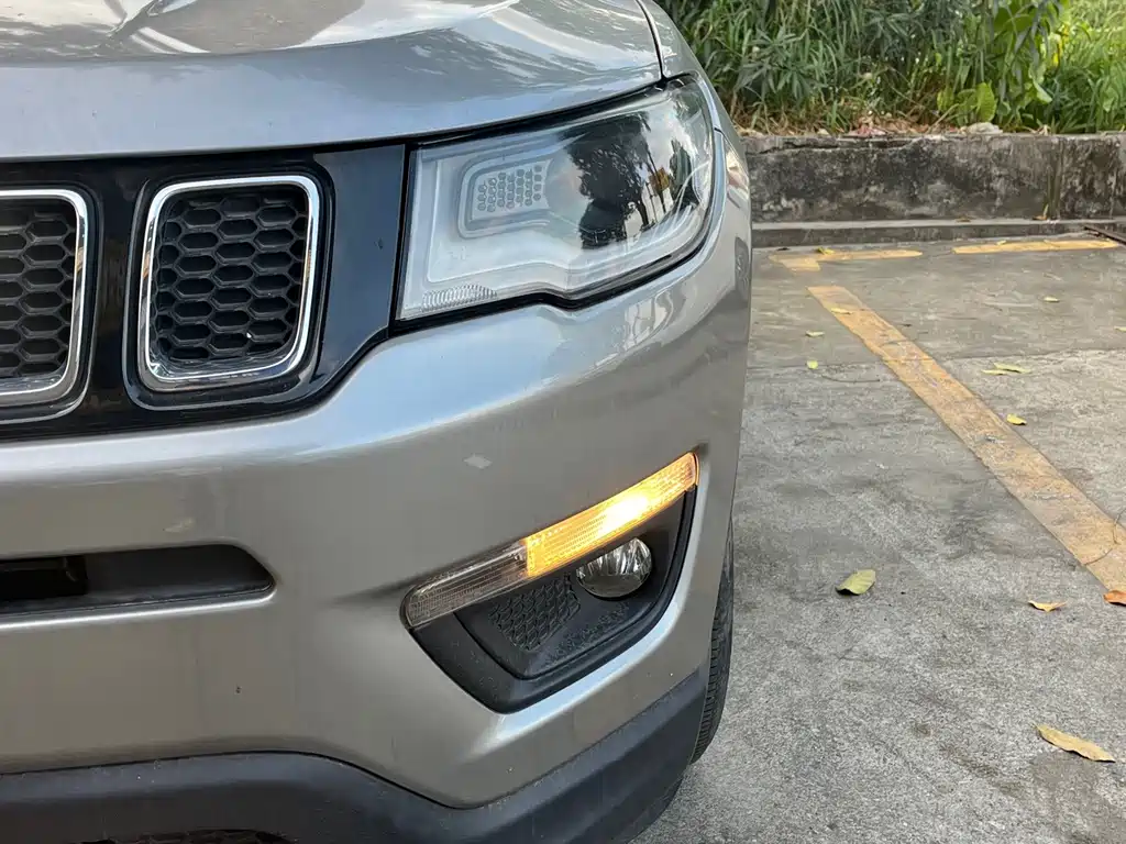 Jeep Compass — фото 15