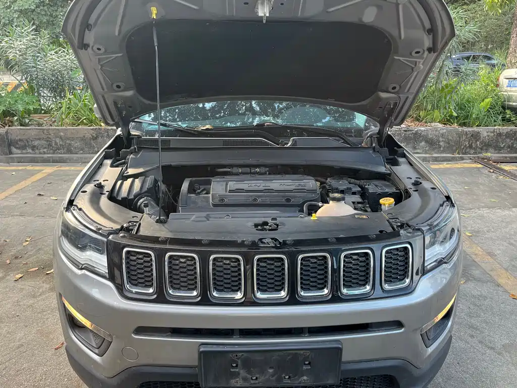 Jeep Compass — фото 17