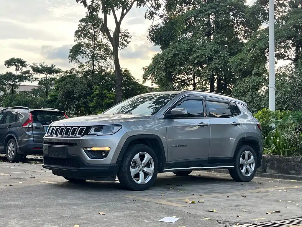 Jeep Compass — фото 3
