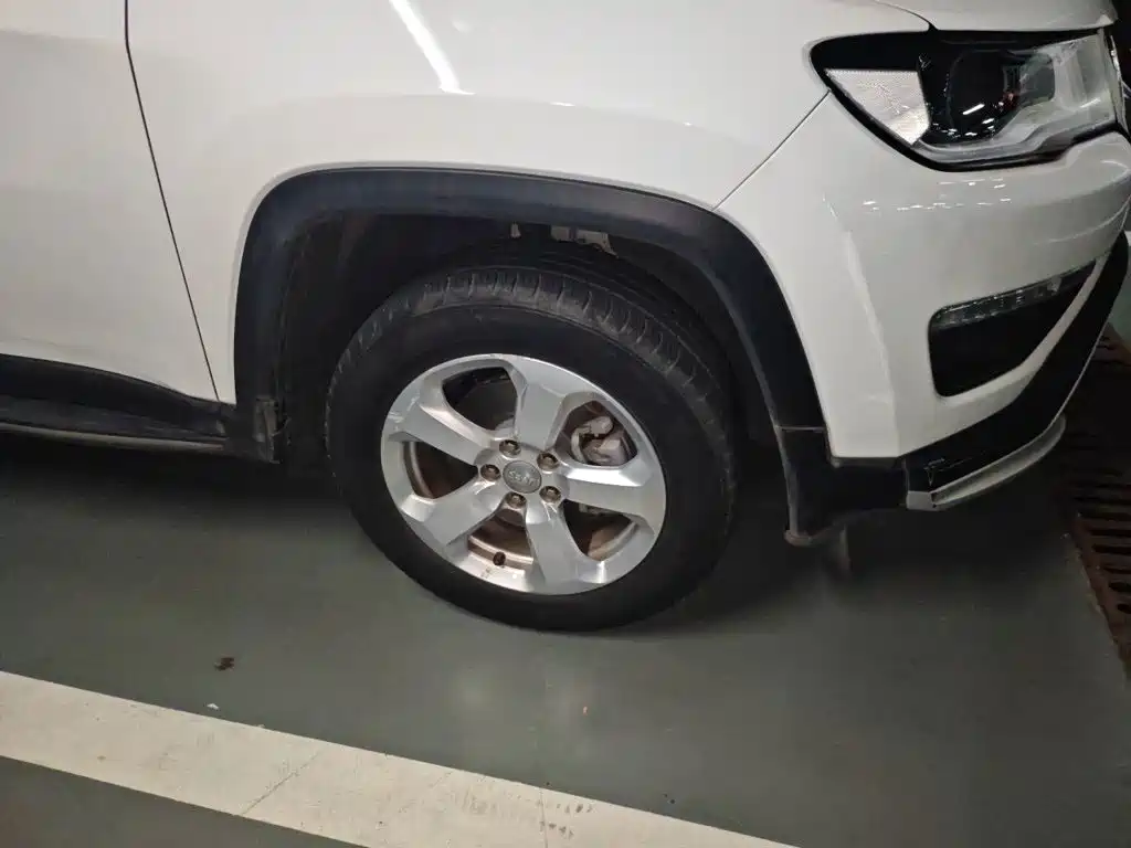 Jeep Compass — фото 24