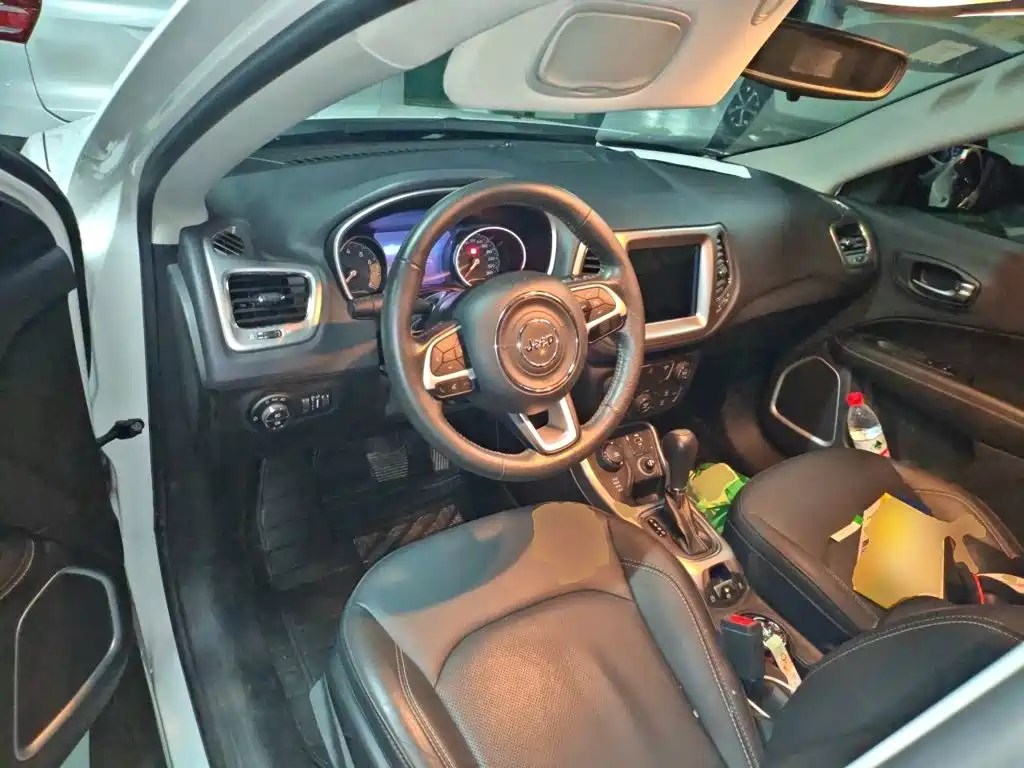 Jeep Compass — фото 5