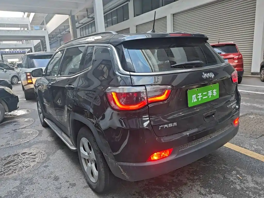 Jeep Compass — фото 5
