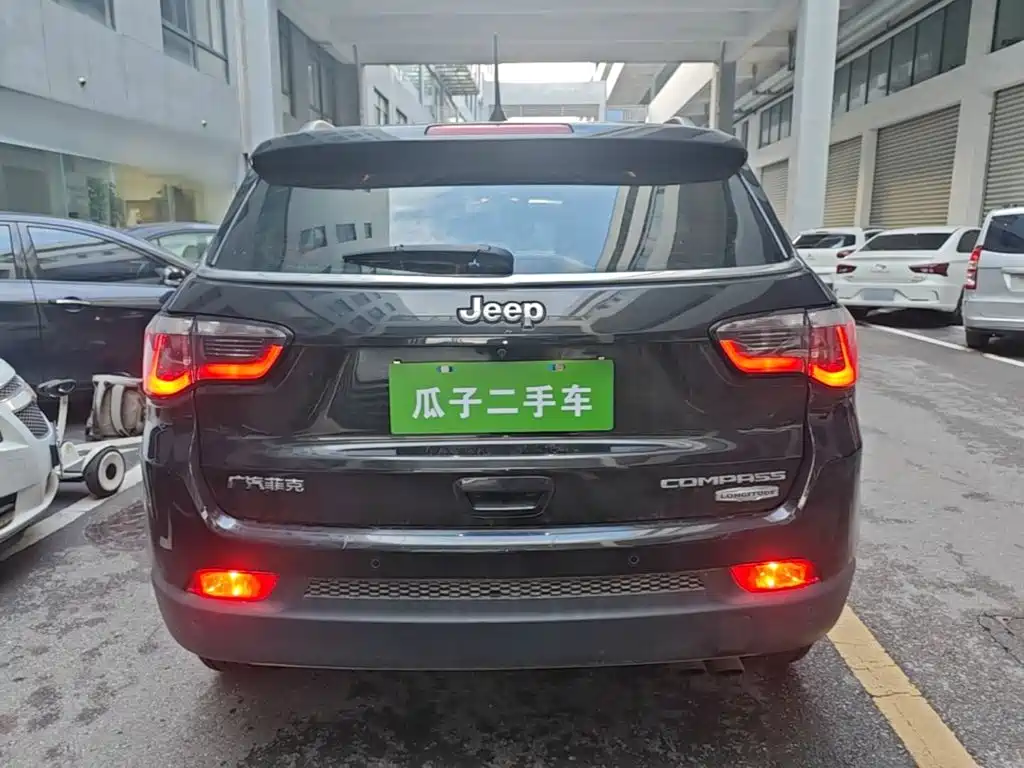 Jeep Compass — фото 6