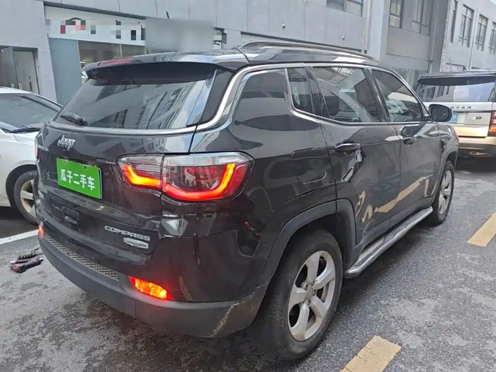 Jeep Compass — фото 7