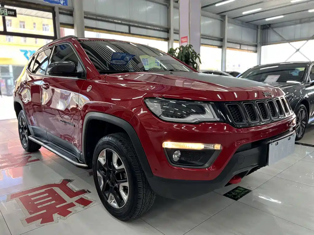 Jeep Compass — фото 3