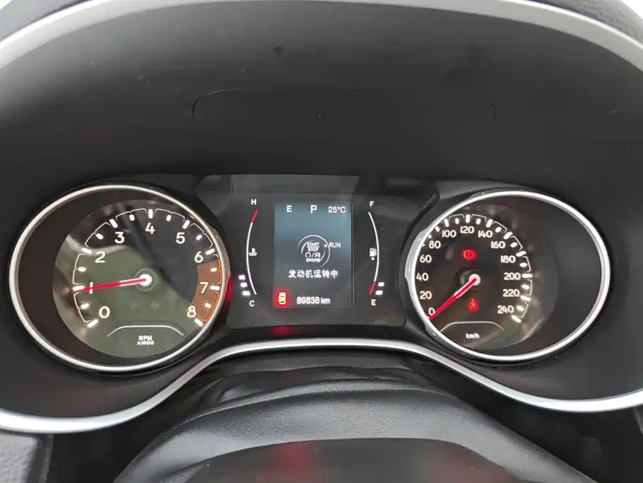 Jeep Compass — фото 14