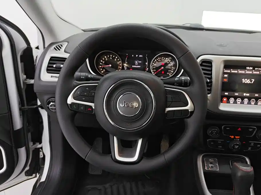 Jeep Compass — фото 15