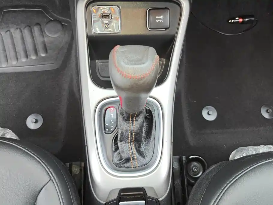Jeep Compass — фото 16
