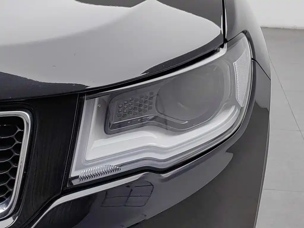 Jeep Compass — фото 7