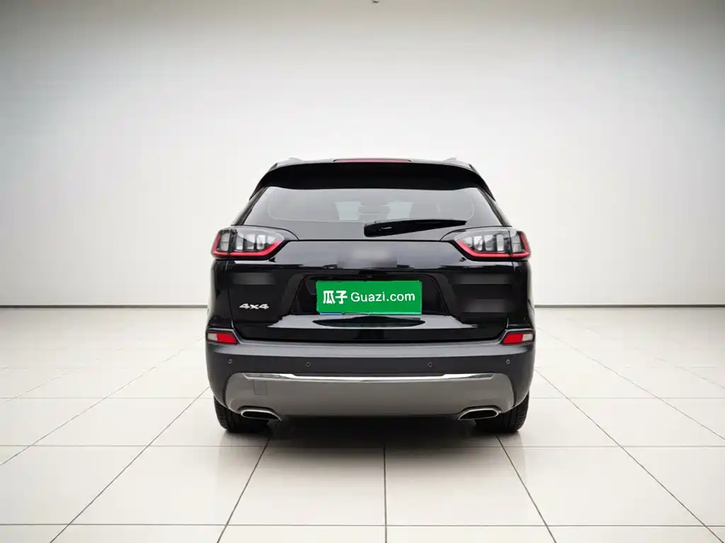 Jeep Cherokee — фото 3