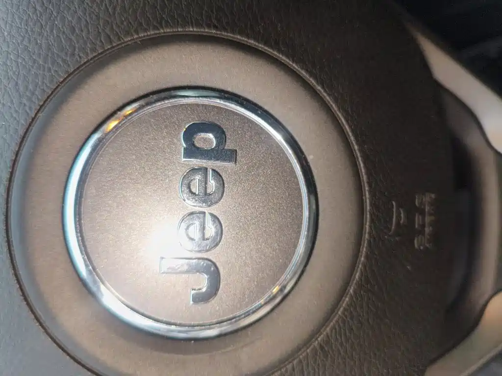 Jeep Cherokee — фото 9