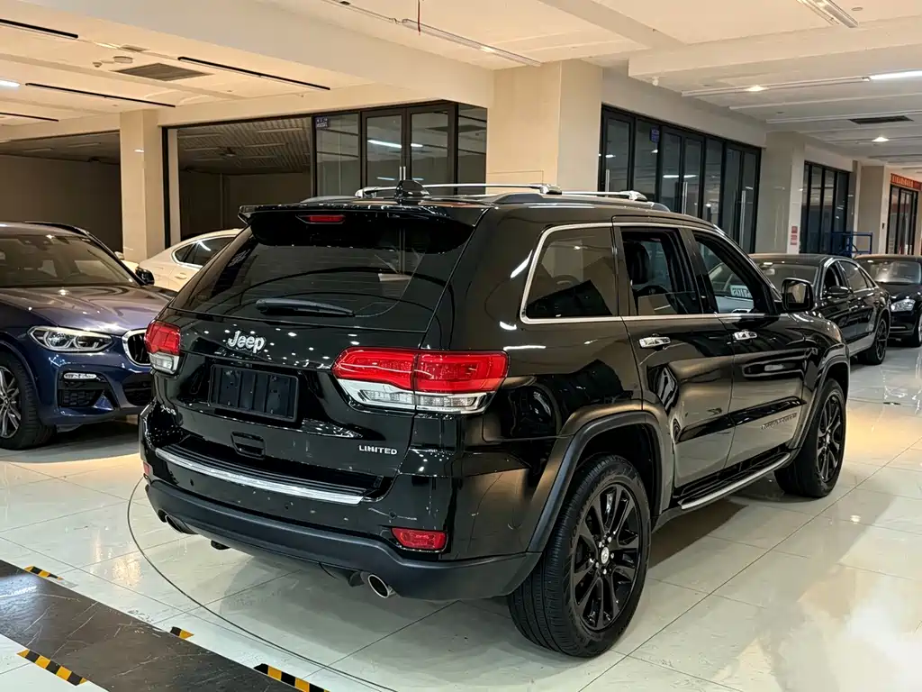 Jeep Grand Cherokee (Import) — фото 17