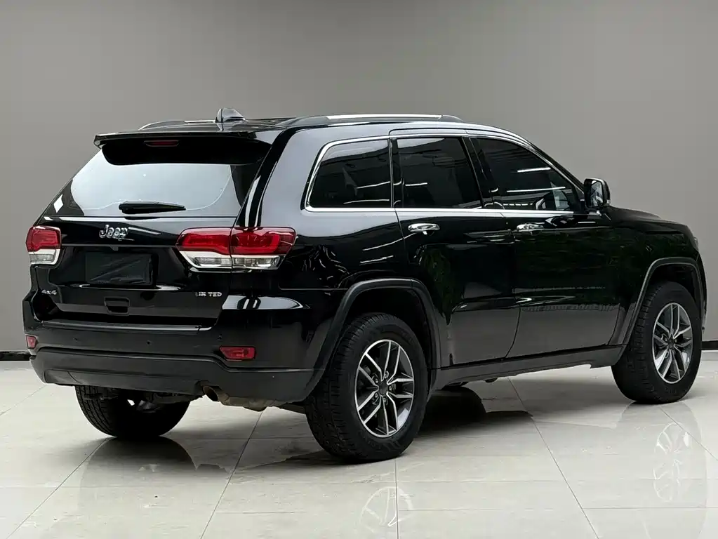 Jeep Grand Cherokee (Import) — фото 2