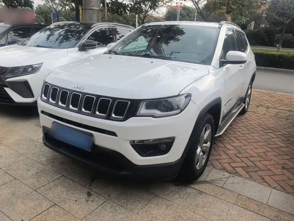 Jeep Compass — фото 2