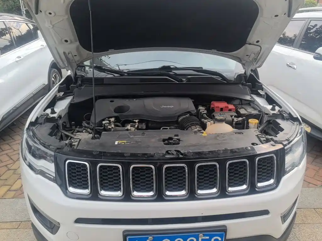 Jeep Compass — фото 20