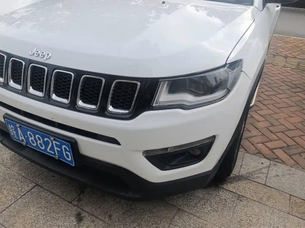 Jeep Compass — фото 24