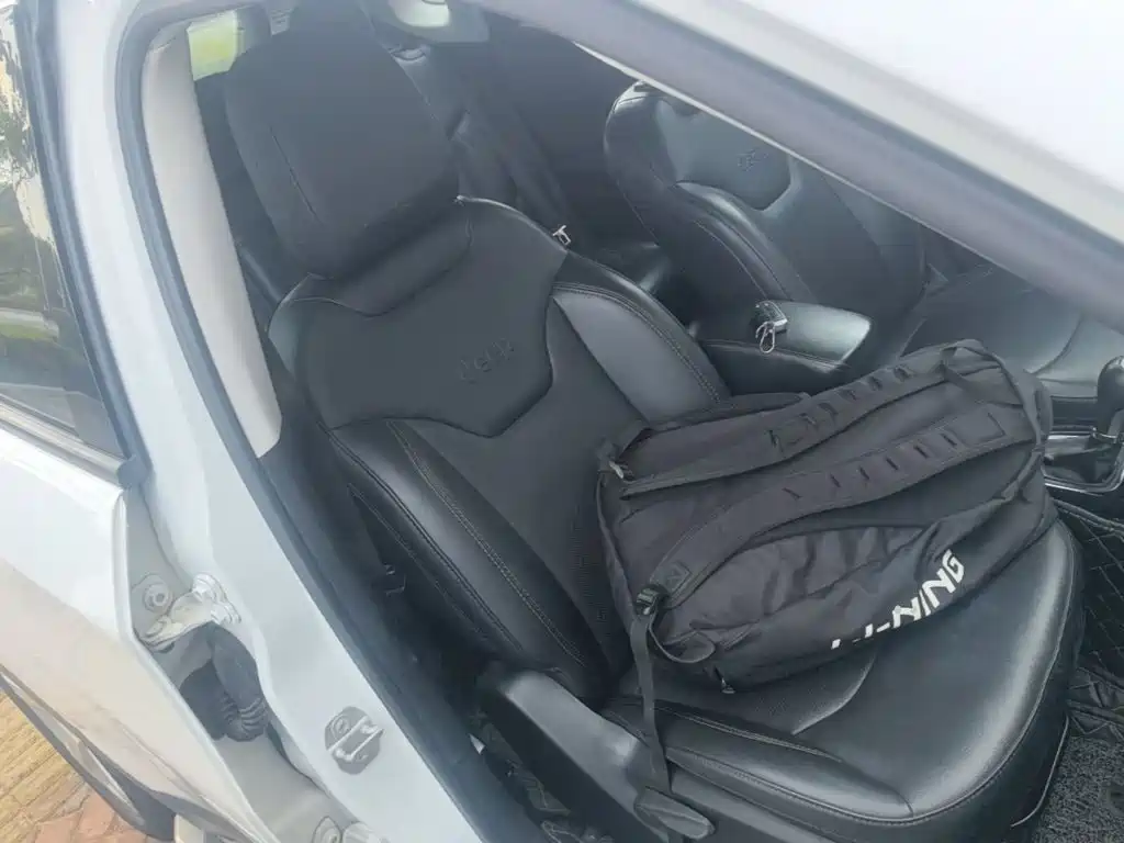 Jeep Compass — фото 25
