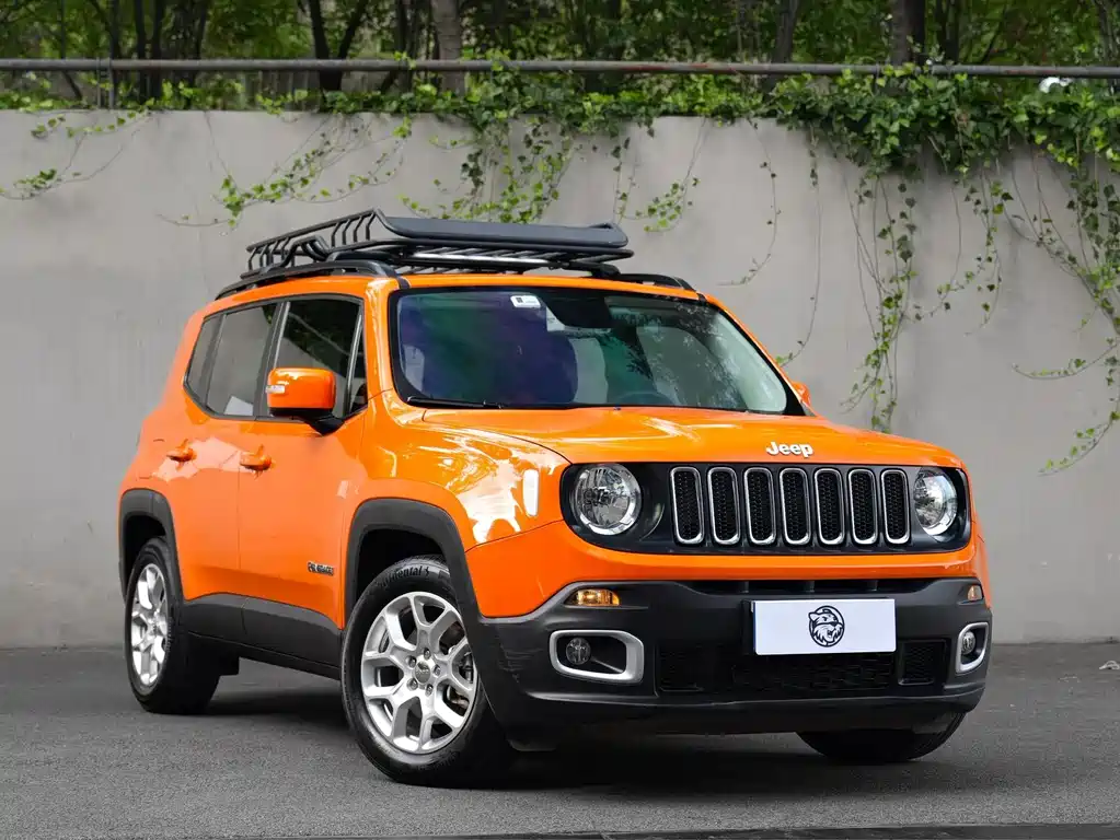 Jeep Renegade — фото 3