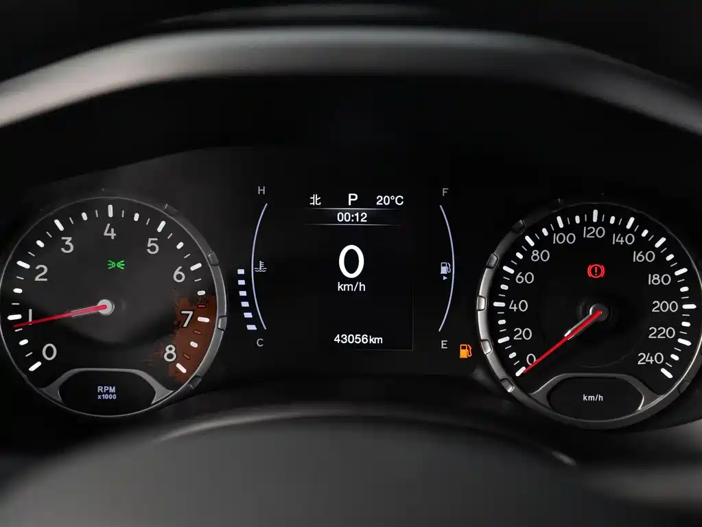 Jeep Renegade — фото 4
