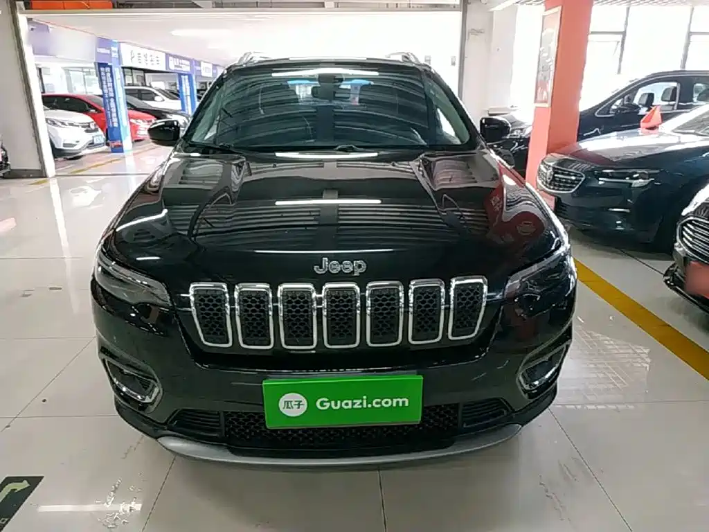 Jeep Cherokee — фото 3