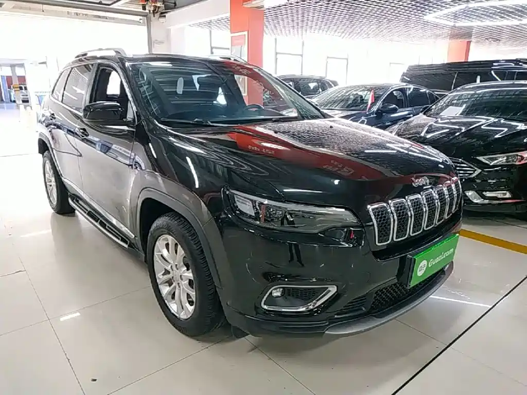 Jeep Cherokee — фото 4