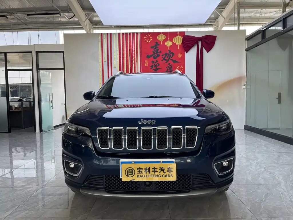 Jeep Cherokee — фото 4